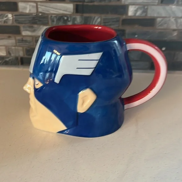 Captain America Mug - Picture 3 of 4